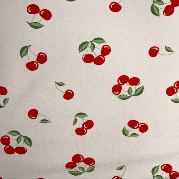 XS RUE21 RETRO PINUP CHERRY PRINT TOP STRETCH SHORT SLEEVE WHITE RED - Picture 9 of 11